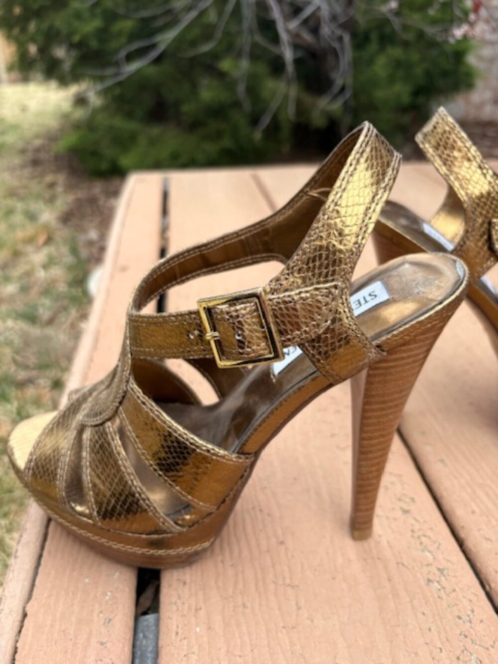 Steve Madden Gold Bronze Snake Skin Stiletto Heels Leather never worn size 6.5
